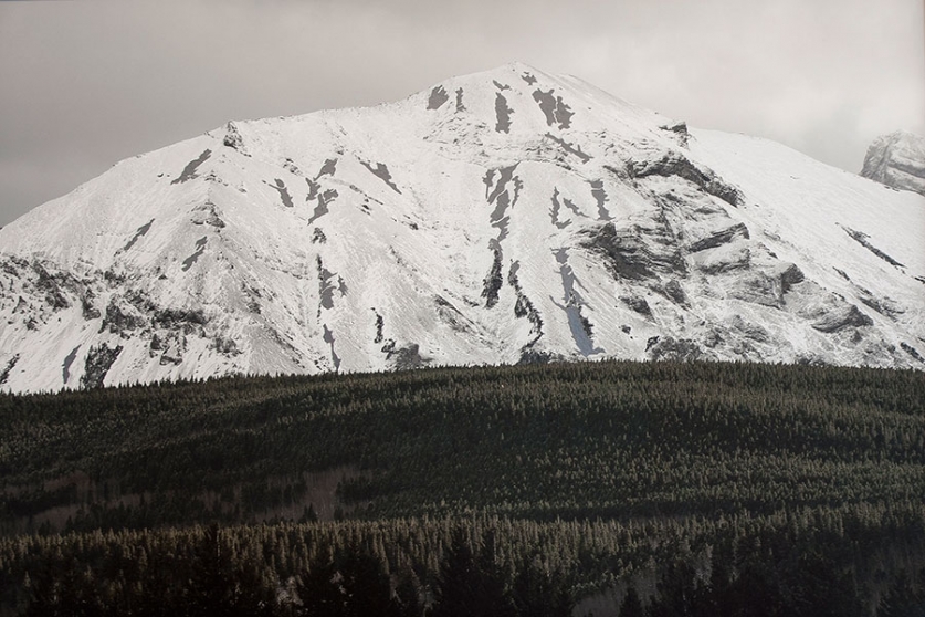 https://m.mirunadragan.com/files/gimgs/th-12_Dragan06_TheMountainsAreMirrors1-web.jpg